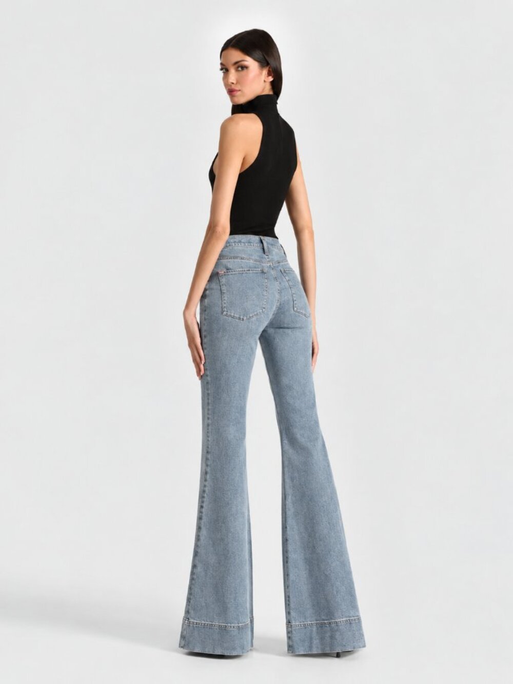 NWT Alice + Olivia Beautiful "Run Around" Mid-Rise Flare Jeans Blue 26 - Picture 2 of 4